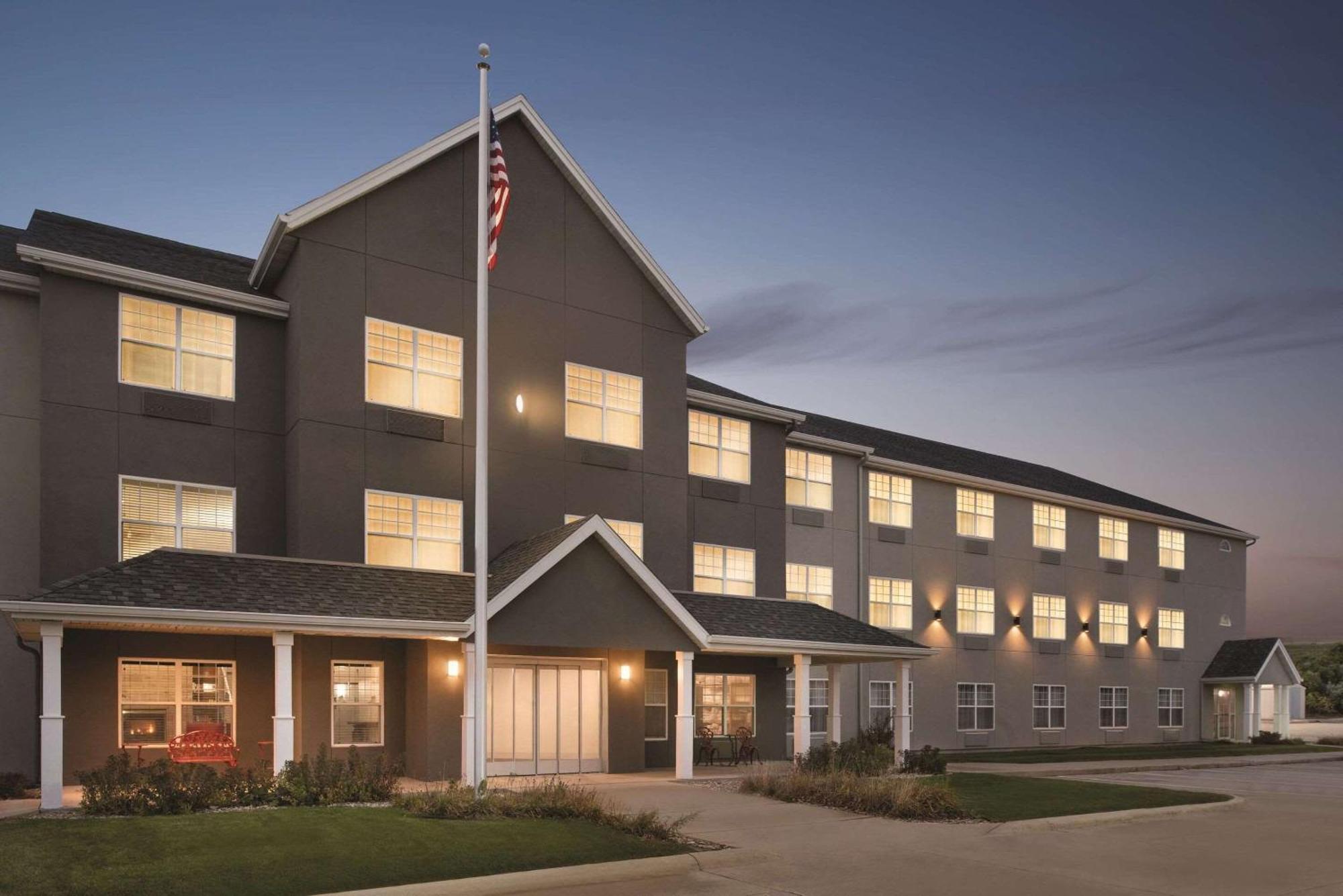 Country Inn & Suites By Radisson, Cedar Falls, Ia Exterior foto